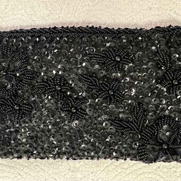 Vintage sequin, beads and satin clutch - Picture 2 of 4